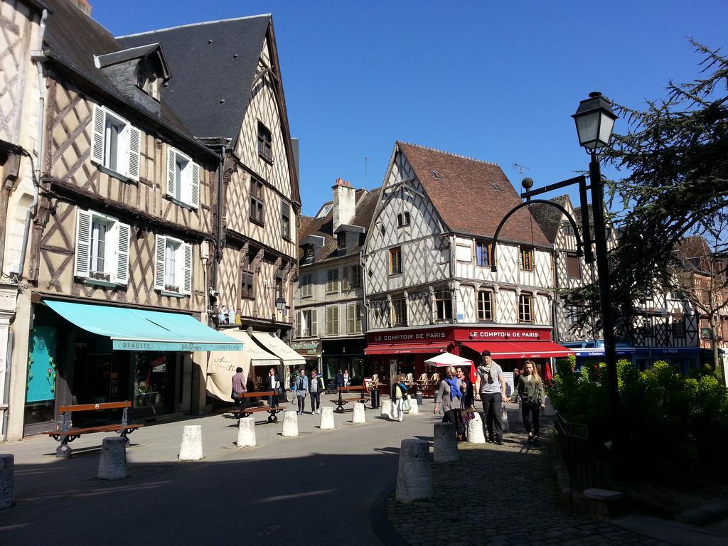Gordaine Lägenhet Bourges Exteriör bild